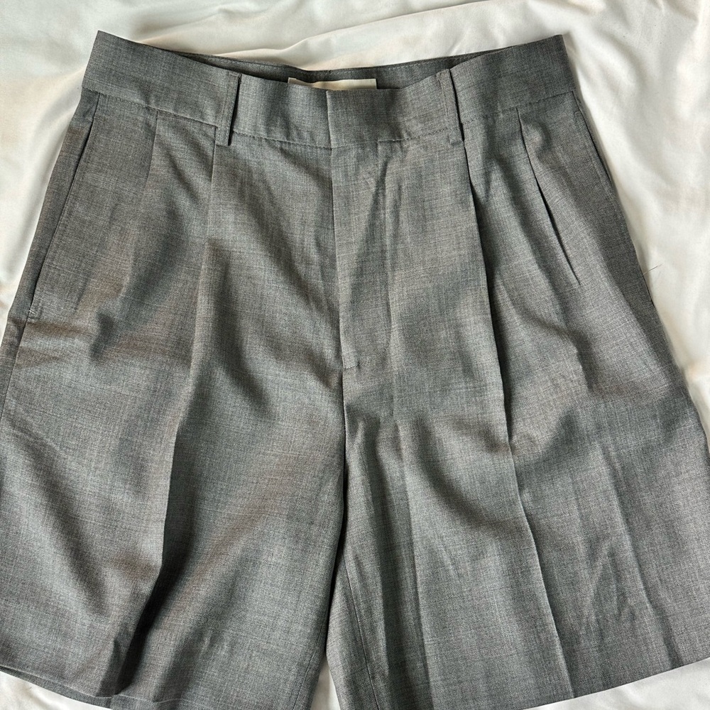 California Arts Men's Pleated Gray Shorts